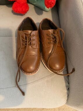 Stafford Brown Leather Lace-Up Oxfords